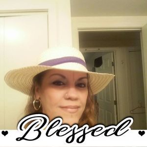 Meet your Posher, Yvette